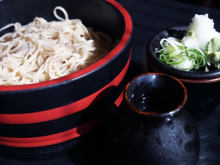 なぜ蕎麦屋では板わさを食べるのか