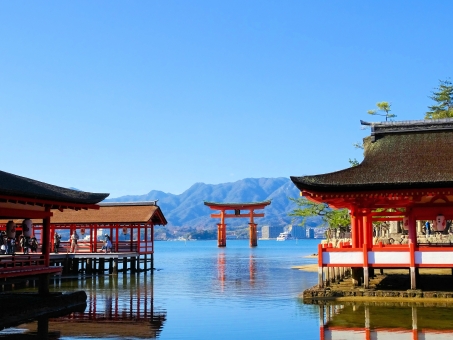 宮島の厳島神社と大鳥居